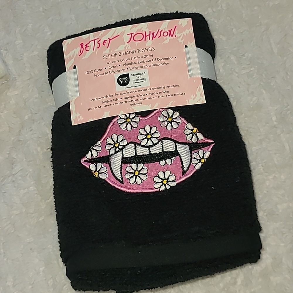 Betsey Johnson 2-Pack Hand Towels